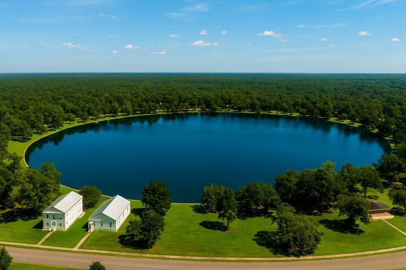 Local Hardwood Floor Renovation in Defuniak Springs, FL
