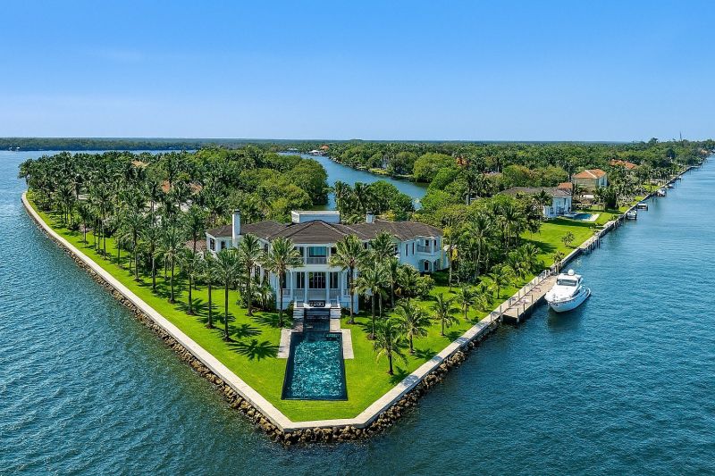 Local Maple Flooring Installation in Beverly Hills, FL