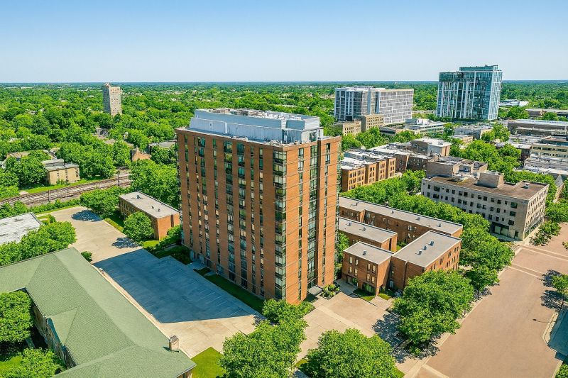 Local Maple Flooring Installation in Oak Park, IL