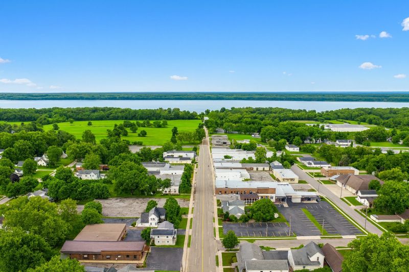 Local Pine Floor Installation in Cortland, OH
